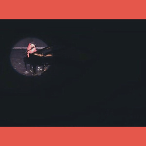 偷拍走光露出在线播放
